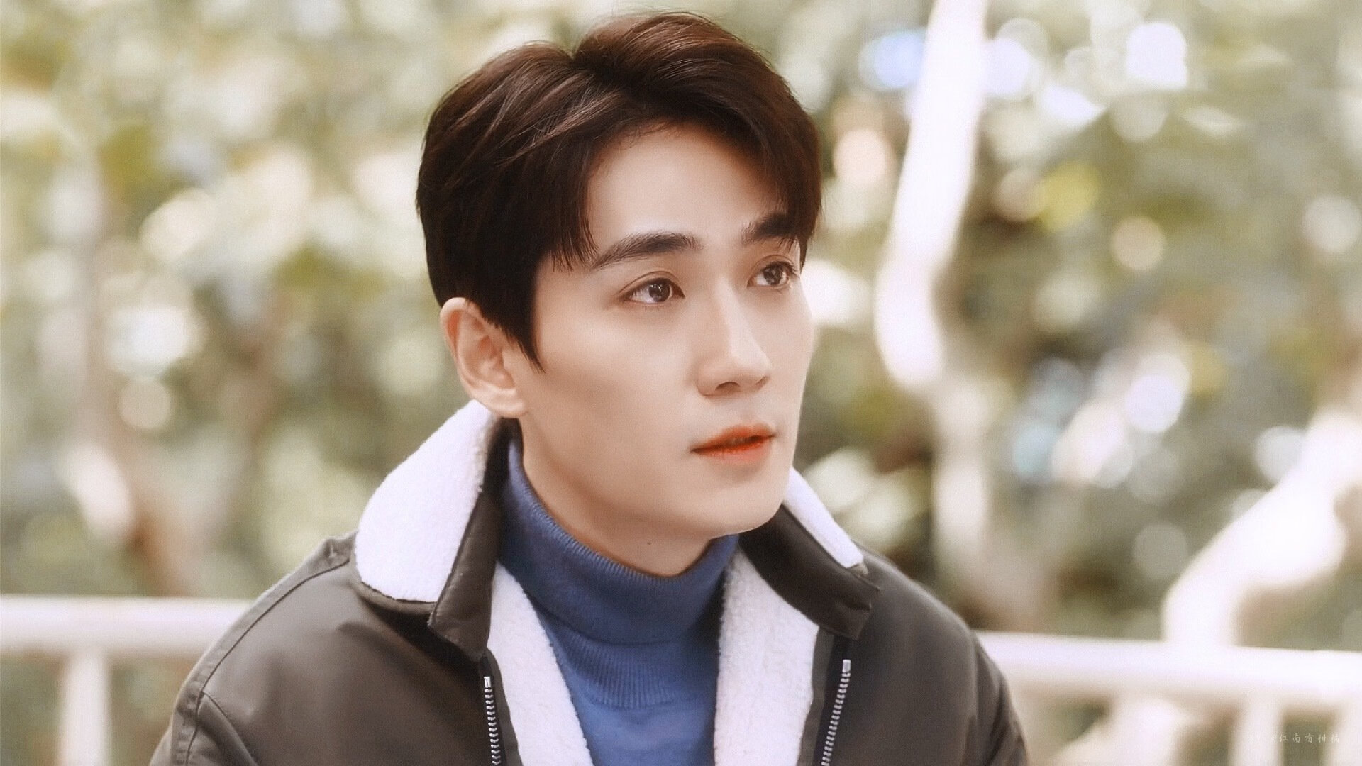 广州队防守表现稳固，广州队球员表现